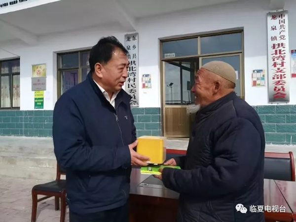 全省现代草食畜工业手艺系统专家组在我州开展肉羊养殖手艺培训和手艺效劳运动 - 时政要闻 - 资讯中心 - 肉羊,养殖,手艺,工业,专家组,我州,开展,手艺效劳,运动